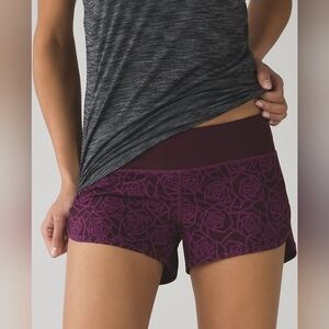 Lululemon Athletica Women’s Running Shorts White Stretch Zip Pocket Size 2